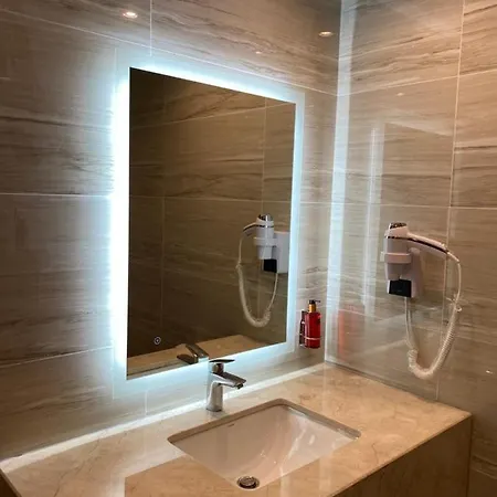 Woods Geneve-thoiry Otel